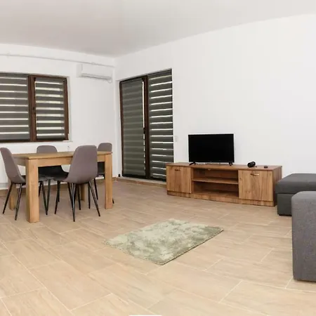 公寓 Apartament Miraj *