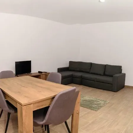 Apartament Miraj 公寓 那沃达利